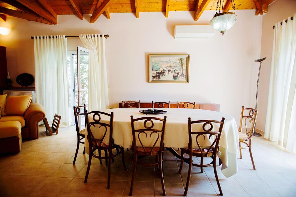 Loft Near The Beach Лоутраки Экстерьер фото
